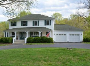 9025 Jackson Ln, Great Falls, VA 22066