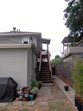 3rd image of 150 Clay St APT 3
