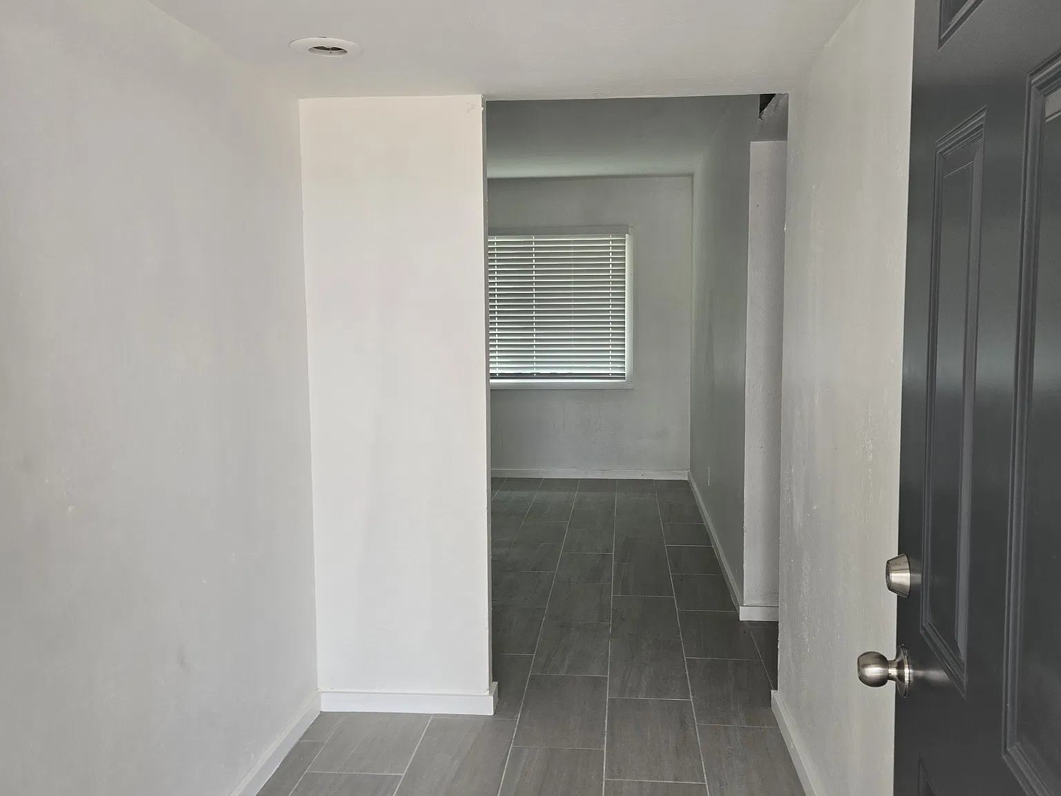 3 bed, 1435 sqft, $2,400 — Photo 2