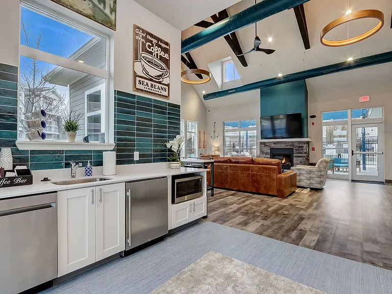Water's Edge Apartments — Photo 9