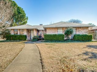 415 Meadow Ridge Dr, Cedar Hill, TX 75104