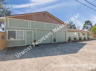 800 1/2 Columbia St, Cathlamet, WA 98612