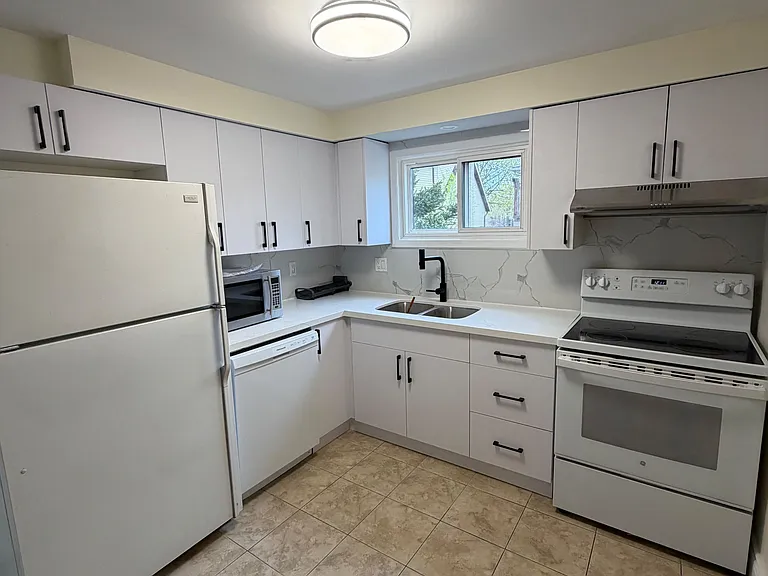 184 Ironwood Rd — Photo 4