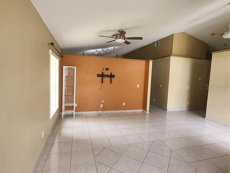 2483 Shelby Cir — Photo 5