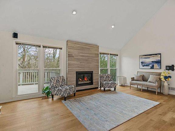 5th image of 11827 Rosehill Rd