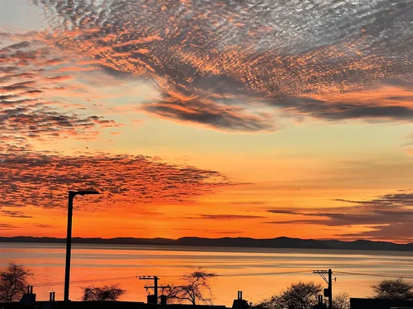 1246 Oxford St, White Rock, BC V4B 5G8