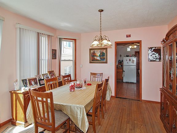 3rd image of 618 N 15th Ave