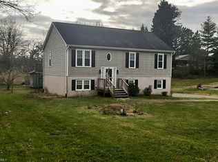 1960 Old Hollow Rd, Walkertown, NC 27051