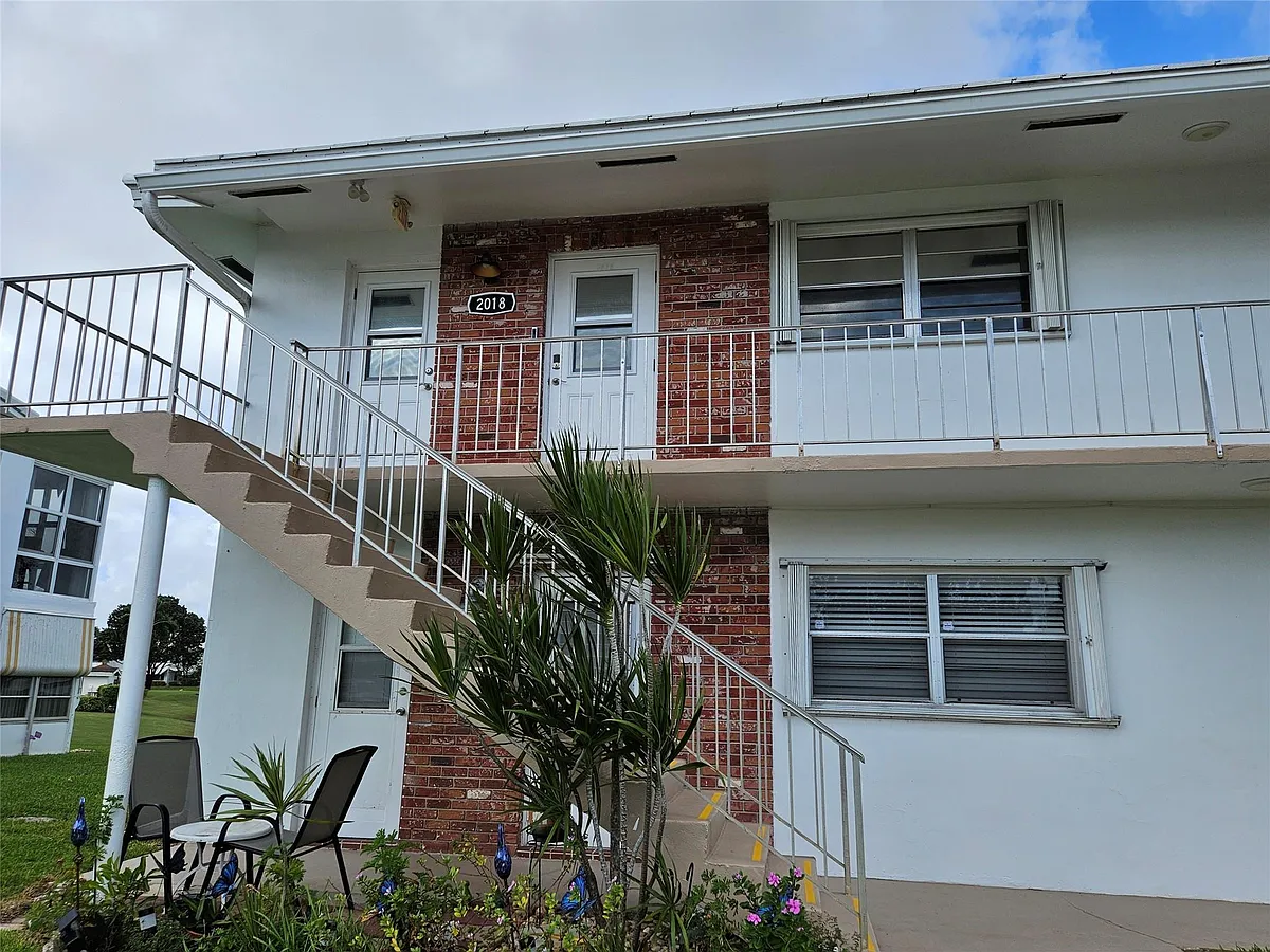 Building Photo - 2751 E Golf Blvd #2018