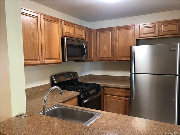 5th image of 12 Lexington Hl Unit 9