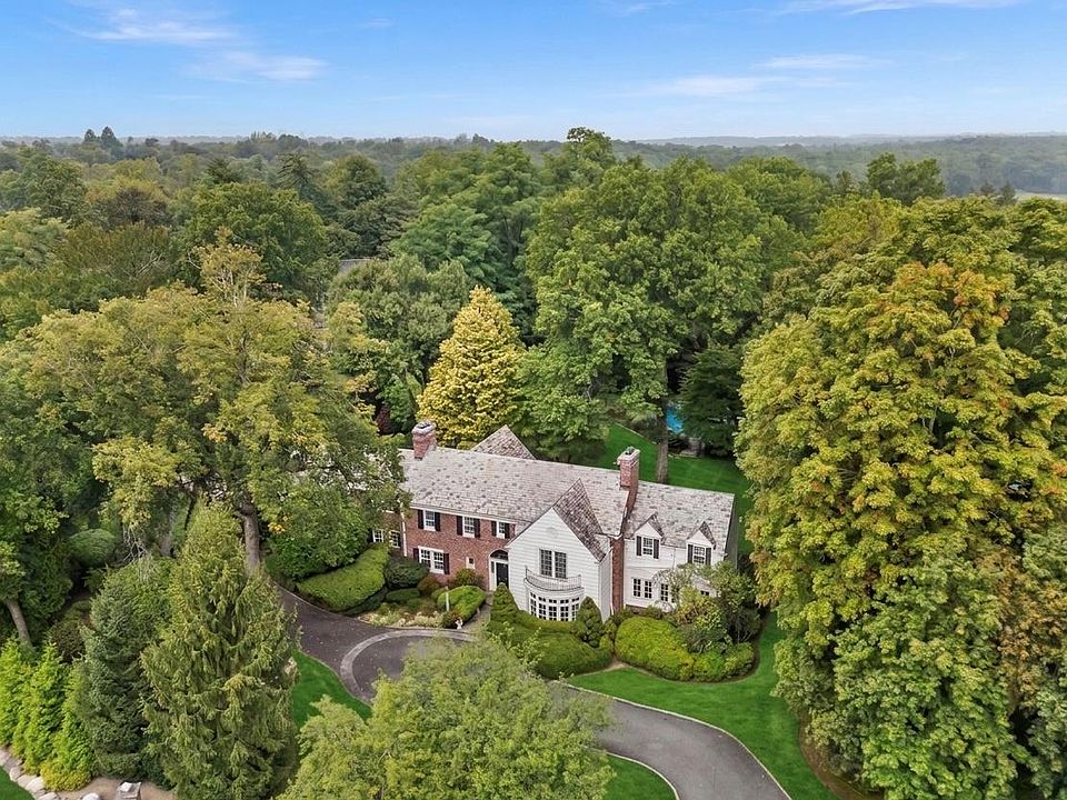 1st image of 2 Park Drive S