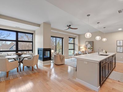 215 East Pleasant STREET #307, Oconomowoc, WI, 53066
