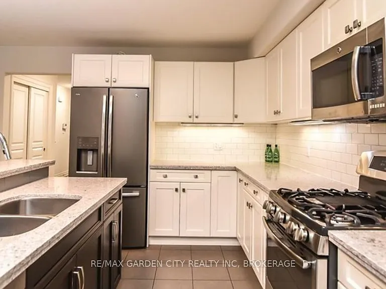 55 Kline Cres — Photo 7