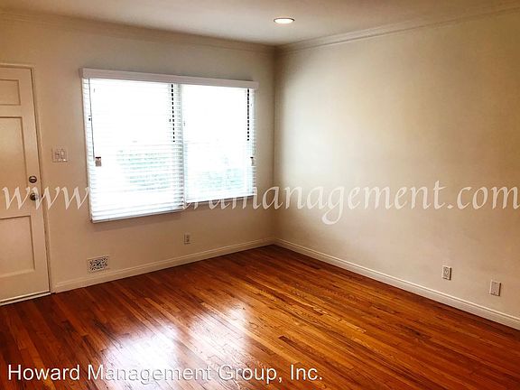 3rd image of 2103 Oak St APT C