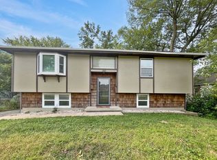 11407 E 24th St S, Independence, MO 64052