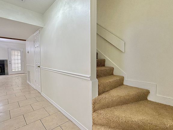 2nd image of 727 S Main St APT 107