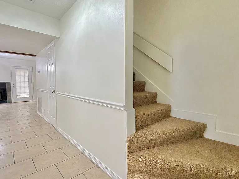 727 S Main St #107 — Photo 2