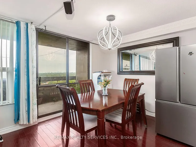 11 Wincott Dr #11 — Photo 8
