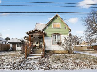 313 S Division St, Flora, IN 46929