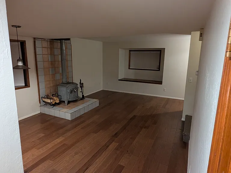 521 N Wc Riles St — Photo 9
