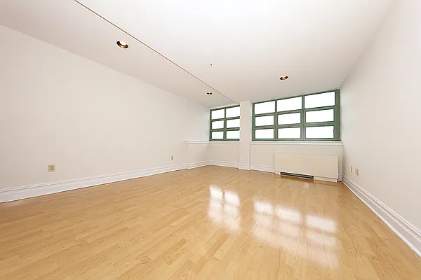 Rented by Corcoran | media 19