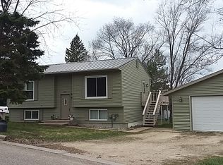 2067 Southland Ln, New London, WI 54961