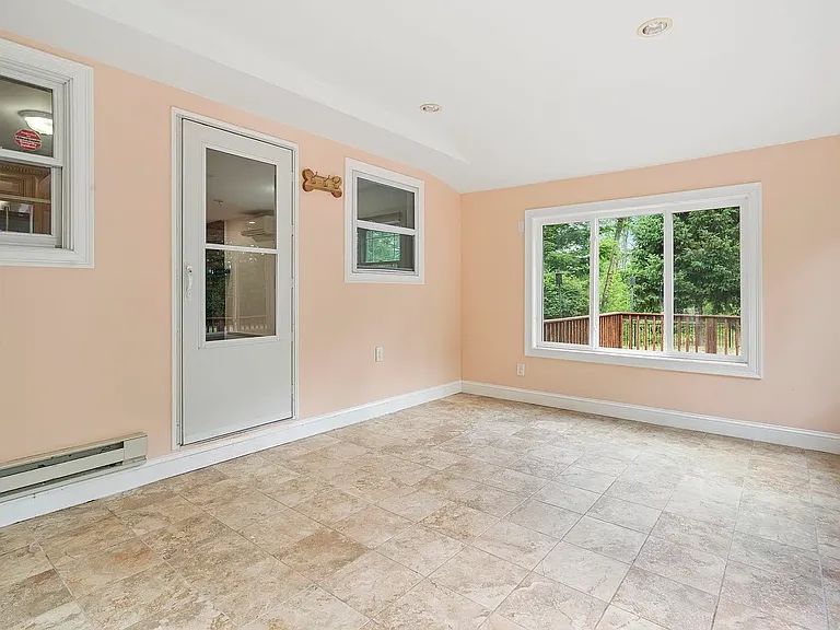 48 Witches Spring Rd — Photo 12