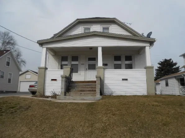 1222 S 18th St, Manitowoc, WI 54220