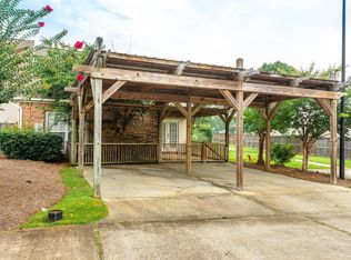 9 Gardenview Ln, Hattiesburg, MS 39402