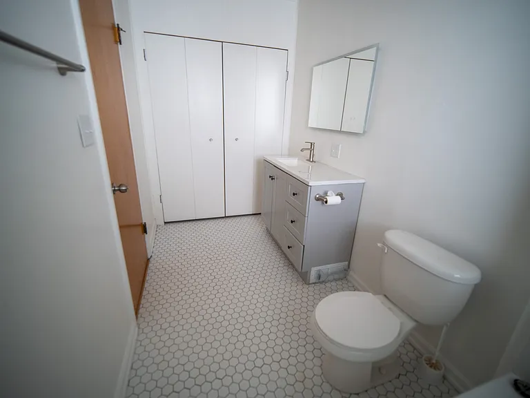 1014 W Springfield Ave — Photo 23