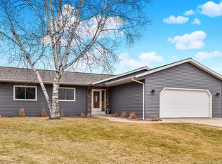 N169W20314 Chateau Dr, Jackson, WI 53037
