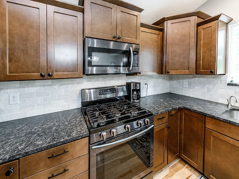 230 Hooper Ct — Photo 15