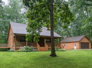 8176 Fair Oak Dr, Whitmore Lake, MI 48189