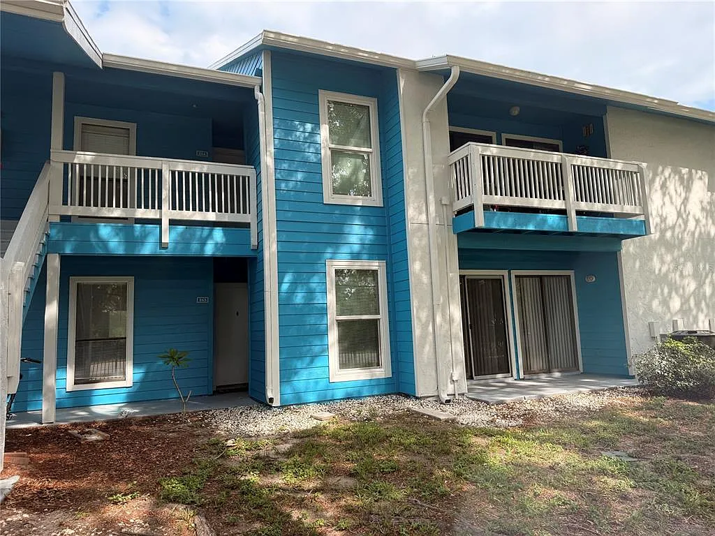 2 bed, 2.0 bath, 898 sqft, $1,675 — Photo 1