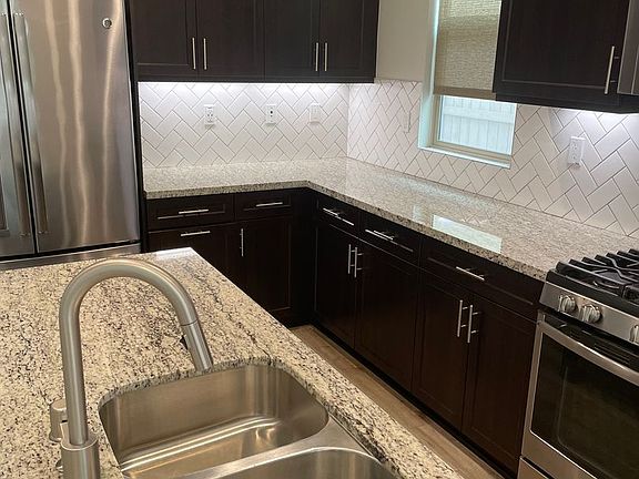 5th image of 1059 Rolling Dunes Way