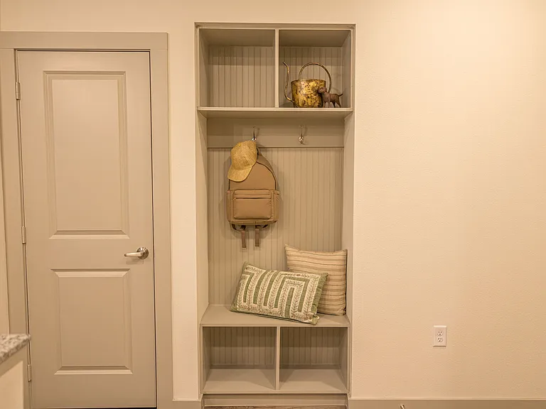 Apartments with Mud Room Entry