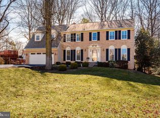 10405 Dunn Meadow Rd, Vienna, VA 22182