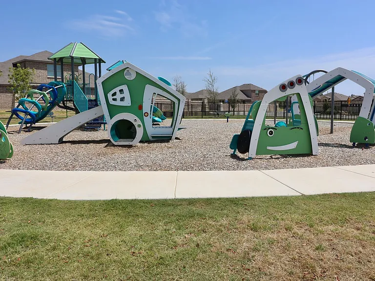1120 Eastland Ln — Photo 26