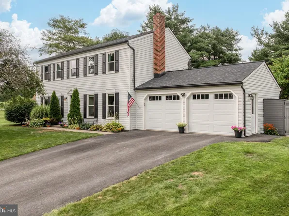 3 Carlton Ct, Willow Street, PA 17584