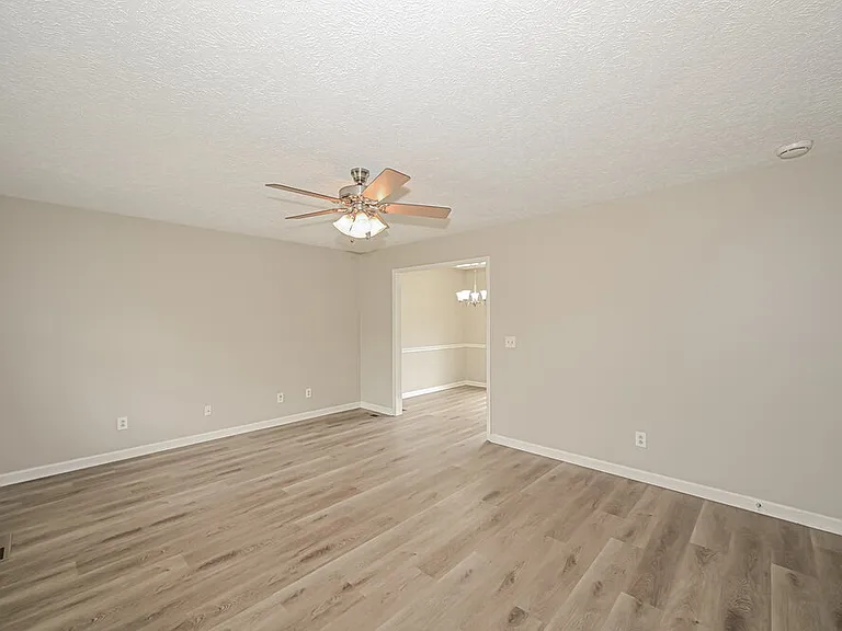 1711 Luton Dr — Photo 4