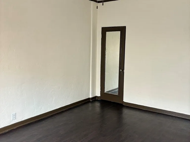 Chateau Alto Nido Apartments — Photo 30