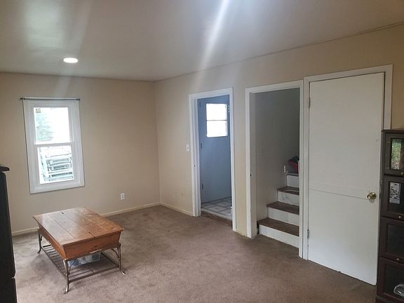 2nd image of 615 Kensington Pl