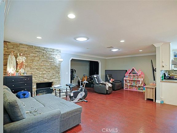 5th image of 1621 W Palais Rd
