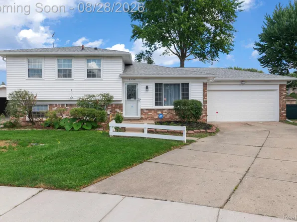 16296 Picton Ct, Clinton Township, MI 48038
