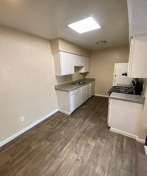 Tower Park Apartments — Photo 60