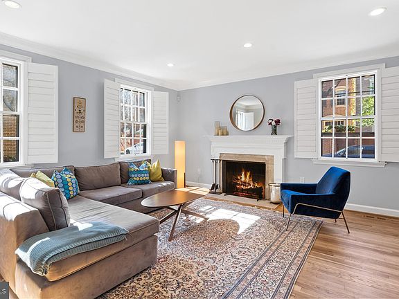 3rd image of 4351 Westover Pl NW