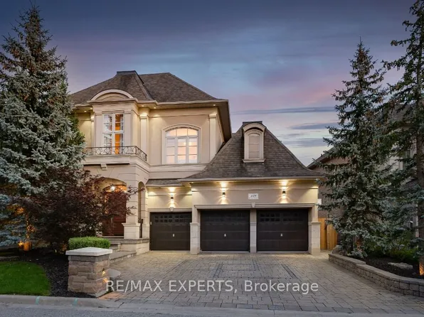 128 Orleans Cir, Vaughan, ON L4H 0V3