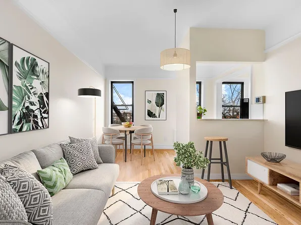 4402 Newtown Rd #4T, Long Island City, NY 11103