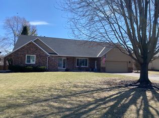 1105 E 157th St, Burnsville, MN 55306