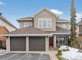 3113 Apple Hill Dr S, Ottawa, ON K1T3Z2